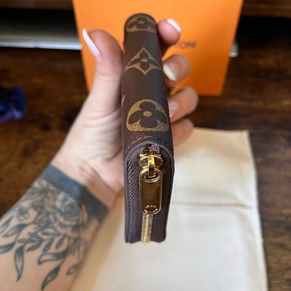 ‼️SOLD‼️ Authentic Louis Vuitton Zippy Coin Purse Monogram M60067 - Picture 10 of 13